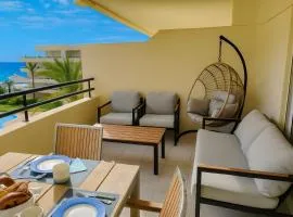 T2 Galé Mar Retreat - Beach