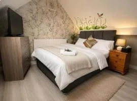 RS Prime Inn Birmingham - Premium Private Rooms & 2 Double Beds Apartment With Bathroom & Kitchen, Free Parking Near NEC, Airport, HS2 Birmingham