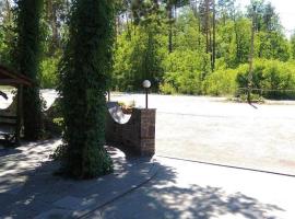 Кафе Готель Люкс, готель у місті Царівка