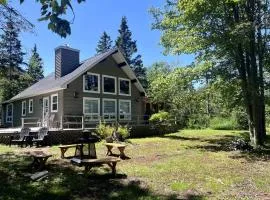 Private Beach Escape - Chalet Ferdinand