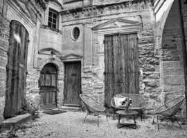 Elegant apartment with balcony - Maison Comte