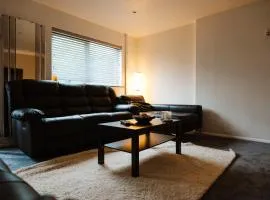 Cozy Retreat With Private Garden Sleeps 4