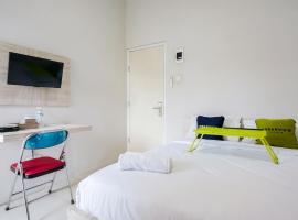 Urbanview Hotel Bari Syariah Palembang By RedDoorz, hotel di Sukarami