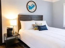 Cozy Updated Queen Ground Floor Studio