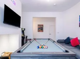 Game Zone, Trafford Centre Nearby, Sleeps 8