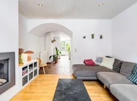 Ruim en charmant Vakantiehuis met tuin, aan de rand van Brugge centrum