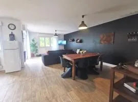 Maison plain-pied 1-6 personnes calme jardin parking privé
