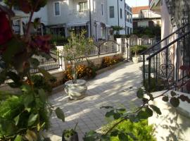 Apartments Josip Vodice, hotel with parking in Vodice