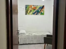 Quarto econômico e confortável