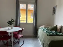 New - studio avec clim au centre d'Aix 3eme étage