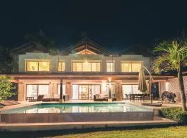 Luxurious Villa at Puerto Bahia with Great Views