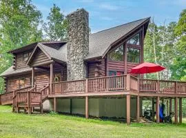 River Access! Wooded Cabin in Great Cacapon