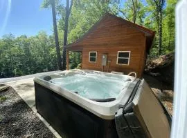 Couples Retreat Cabin w HotTub & EV Charger Bryson