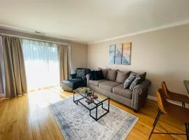 Modern 1BR Near Moss Rehab Monthly Deal