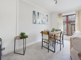 1-Bed Pet-Friendly Llandysul Apartment for Groups & Families