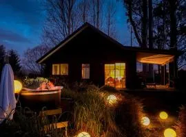 Fiery Peak Eco-Retreat with Stargazing & Hot tub