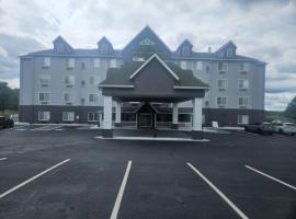 Wingate Suites by Wyndham Youngstown - Austintown, hotel in Youngstown