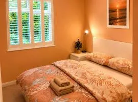 Entire Cosy House Parking & Garden near Portsmouth