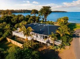 Lannan Beach House - Waterfront & Spa