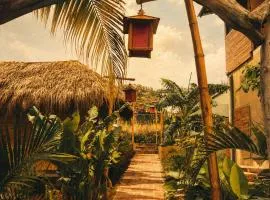 Tipsy Gypsy Bar & Hotel