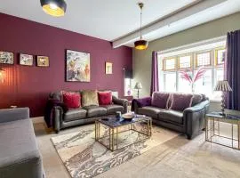 Chester Rows Apartment Sleeps 9 by Rework Accommodation