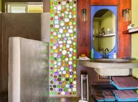 Location, Quiet, Zen, Stars, 1 bd and Studio