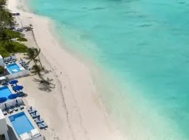 Brand New Beachfront Villa Palms