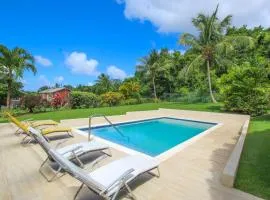 Large Family Friendly Home with Pool Just 2 mins from Beach - Chindwin