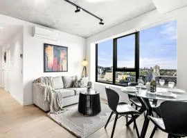 Property Bros - Scenic Views, Pool, Gym