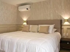 Charming Suite Pool Location AC