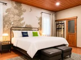 Urbanview Hotel Kalaras & Mini Zoo Cijeruk Bogor