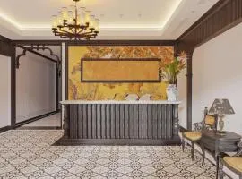 LA Resident IndoChine Hotel