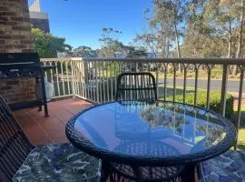 Birchgrove Collers Beach - pet-friendly apartment