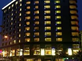 Grand Forward Hotel