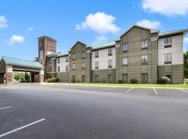 La Quinta Inn & Suites by Wyndham Louisville East