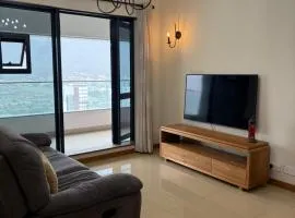 Citadelle Mall apartments-Mountain views