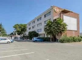 B&B HOTEL Nîmes Ville Active, parking sécurisé gratuit
