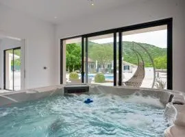 Villa Silentio With Heated Pool