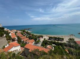 Viesnīca Testa di Monaco - Basic Beach Accommodations pilsētā Kapo dʼOrlando
