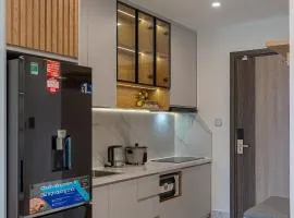 Modern 2BR Near Vincom Grand Park