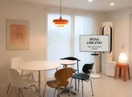 모던한 평지숙소 홍대16분 공항철도 용이 역근처 최대6인