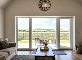 Birch Tree Lodge - Luxurious Lodge on the NC500 by Thrumster Lodges