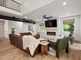 Nightfall Cabin - Creekside Getaway by Waterfall