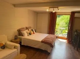 Studio équipé, climatisé, classé Plus Beaux Villages de France
