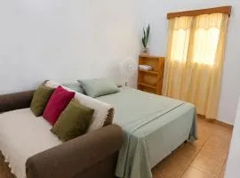 Estudio Privado, WiFi, A 7 min de Palmerola