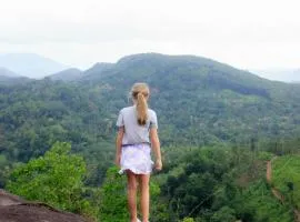 The Forest villa -Entire Upper Floor With Nature Trails