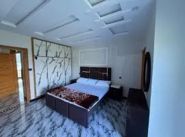 Murree Family Apartment With Mountain Views