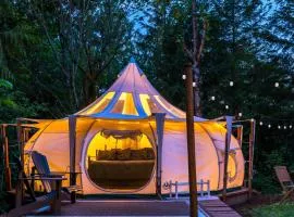 Stargaze and Swim at the Hideout - Luxury Glamping