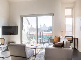 Modern Studio Apt with Rooftop, Gym, and Parking
