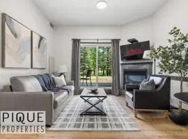 Luxury Rockies Escape - Pool&HotTub - King Bed - AC!